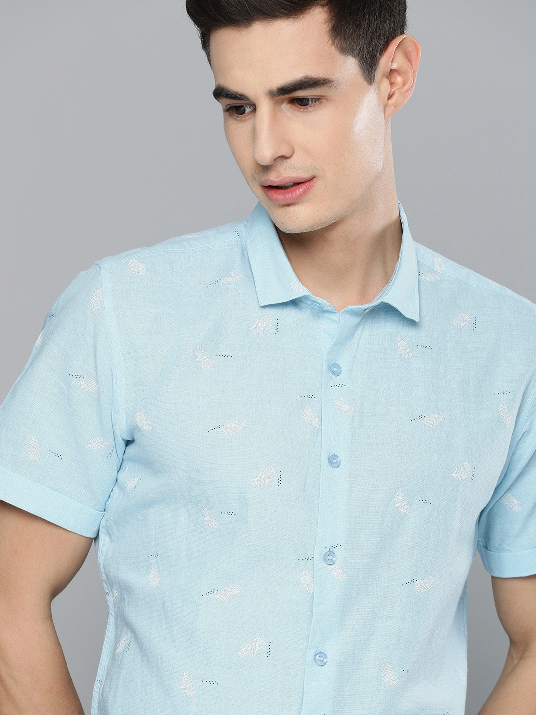

Mast & Harbour Men Blue & White Regular Fit Printed Casual Cotton-Linen Shirt