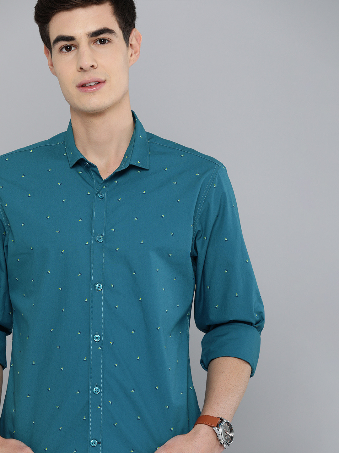 

Mast & Harbour Men Teal Blue & Yellow Regular Fit Printed Casual Shirt