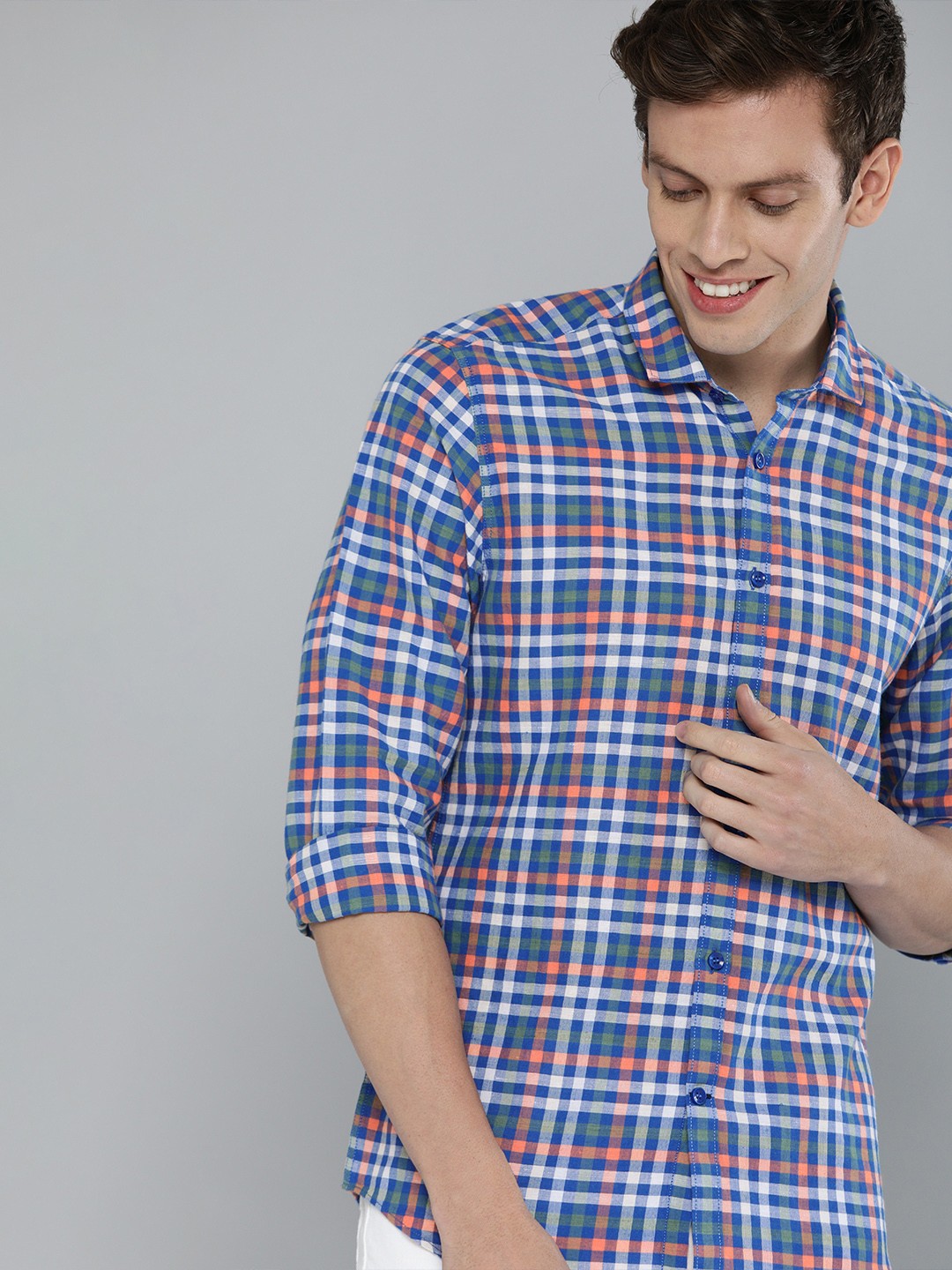 

Mast & Harbour Men Blue Regular Fit Checked Casual Cotton-Linen Shirt