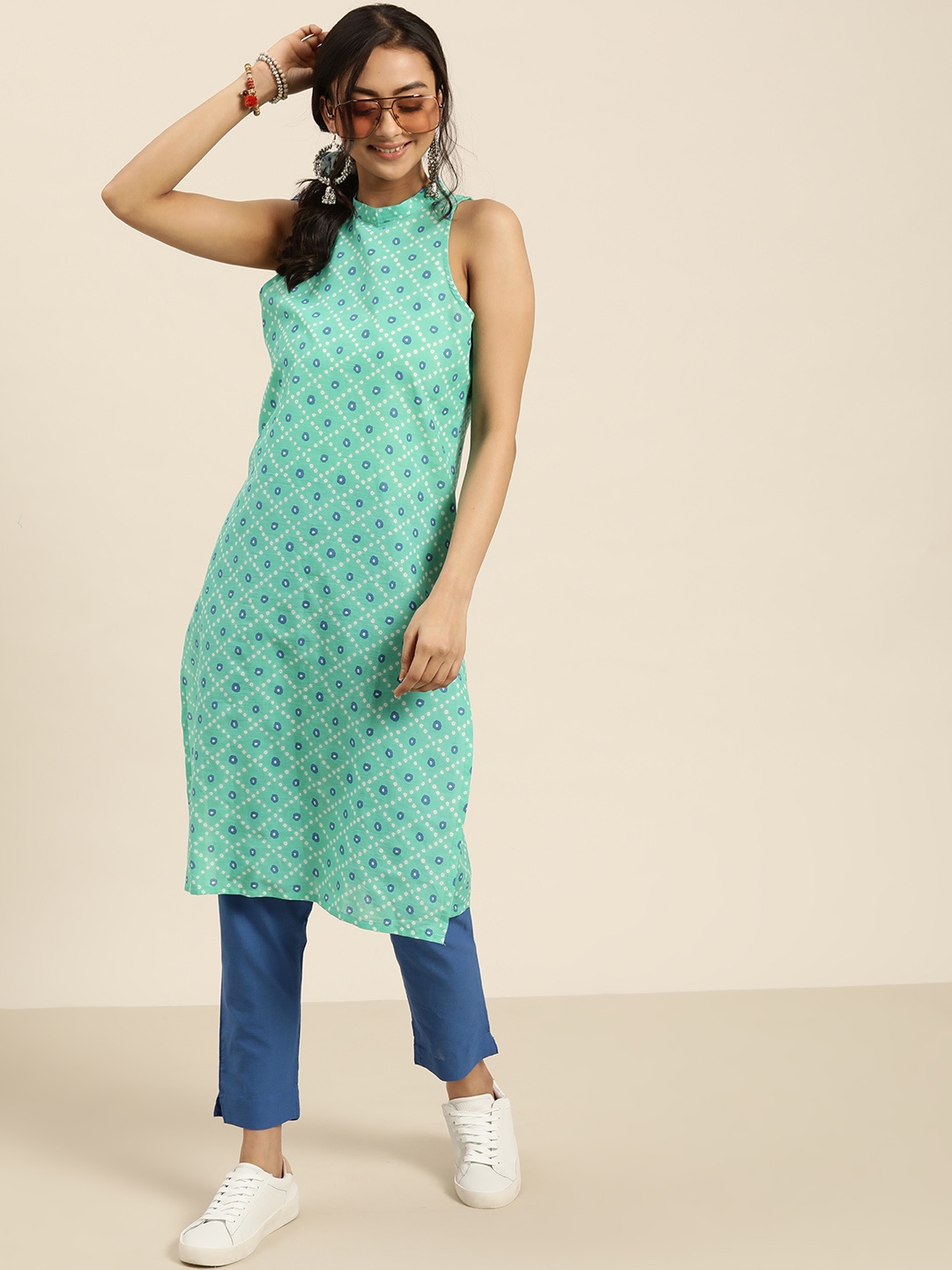

Sangria Women Sea Green & Blue Bandhani Print Pure Cotton Kurta with Solid Trousers
