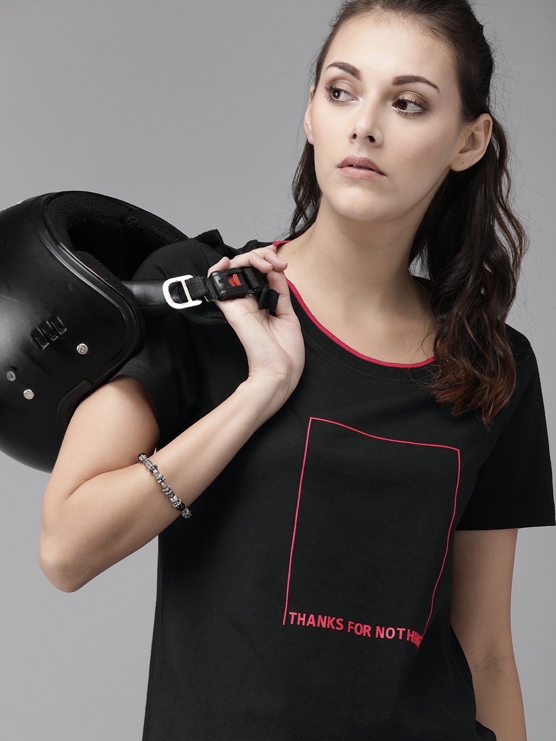 

The Roadster Lifestyle Co Women Black Solid Round Neck T-shirt