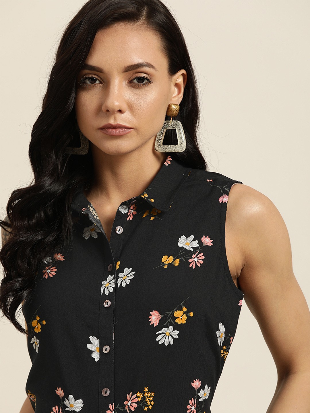 

her by invictus Women Black & Pink Regular Fit Floral Printed Casual Shirt