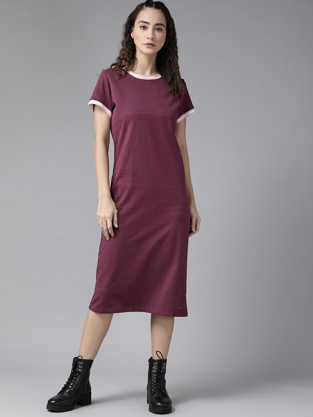 

The Roadster Lifestyle Co Burgundy Solid Cotton T-shirt Midi Dress