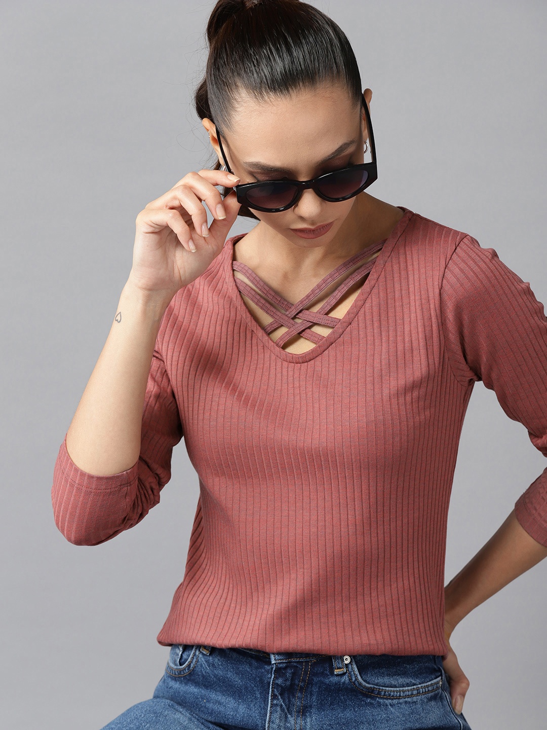 

Roadster Women Rose Solid Knitted Top