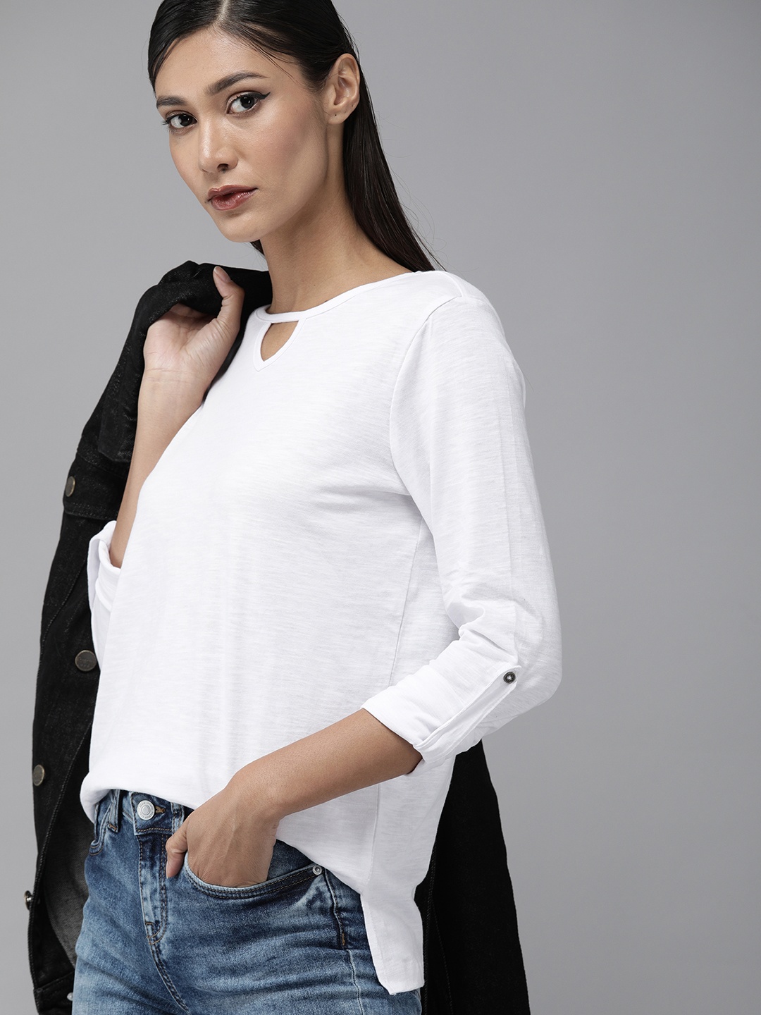 

The Roadster Lifestyle Co White Keyhole Neck Regular Top