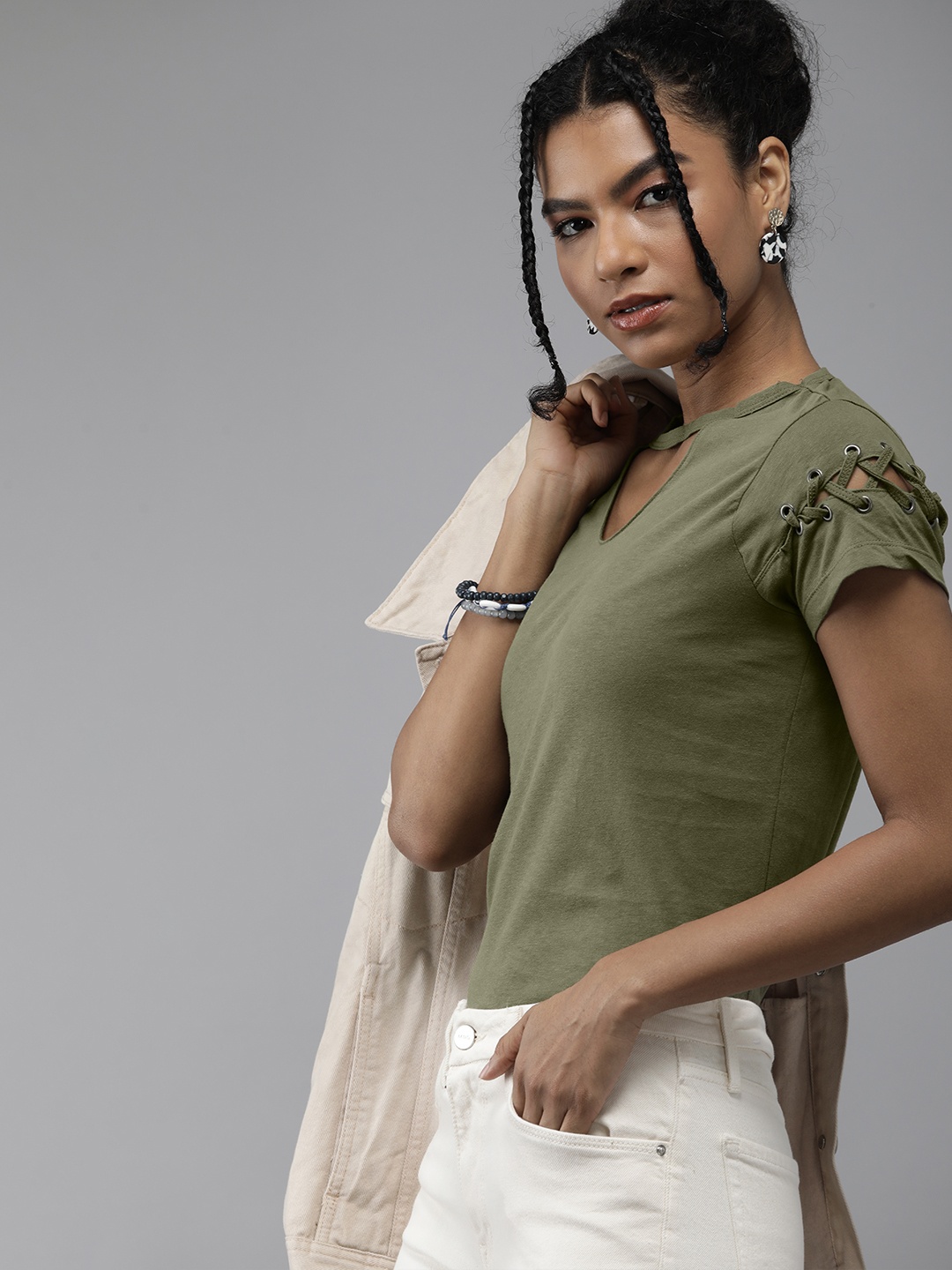 

The Roadster Lifestyle Co Women Olive Green Solid Pure Cotton Round Neck Top