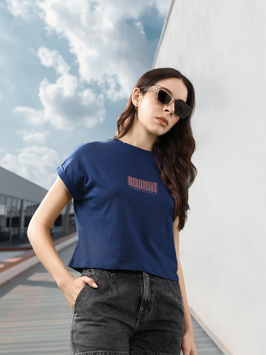 

The Roadster Lifestyle Co Women Navy Blue Pure Cotton Printed Boxy Fit Round Neck Crop T-shirt