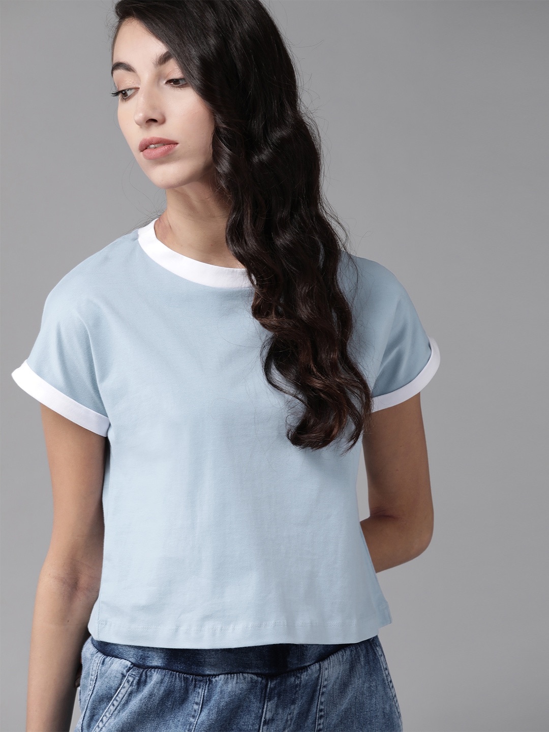 

The Roadster Lifestyle Co Women Blue Solid Cotton Round Neck Crop T-shirt