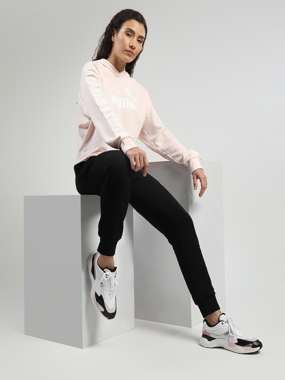 

Puma Women White & Black Lia FS CMEVA Sneakers