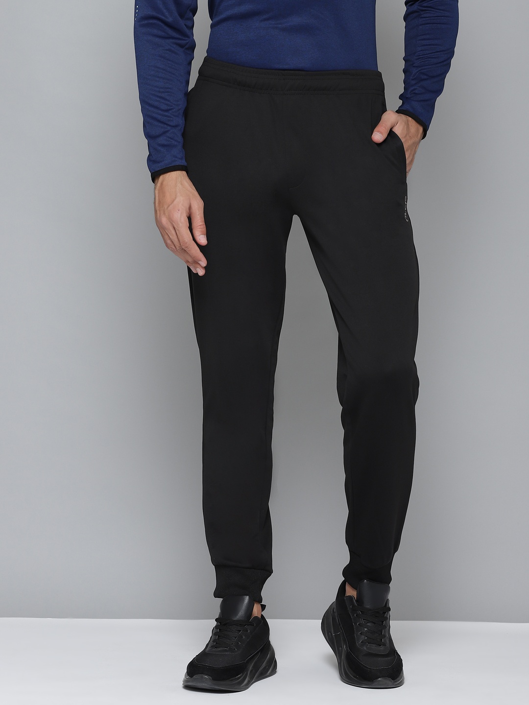 

Alcis Men Black Solid Regular Fit Joggers