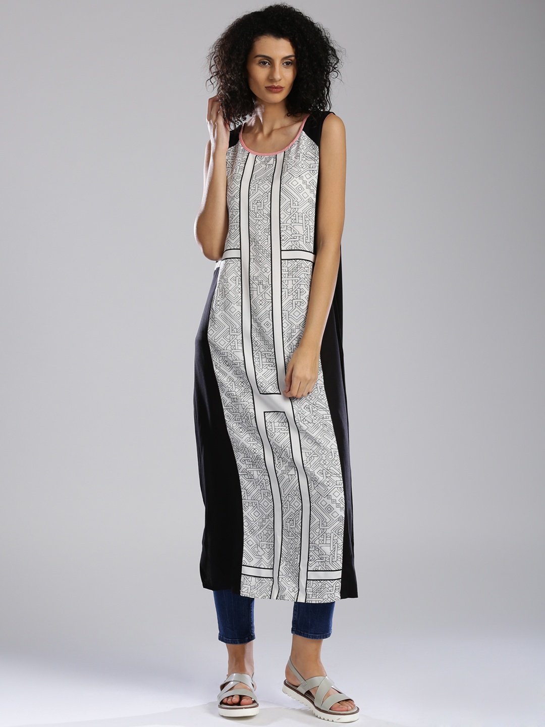 

W Black & White Printed Panelled Kurta
