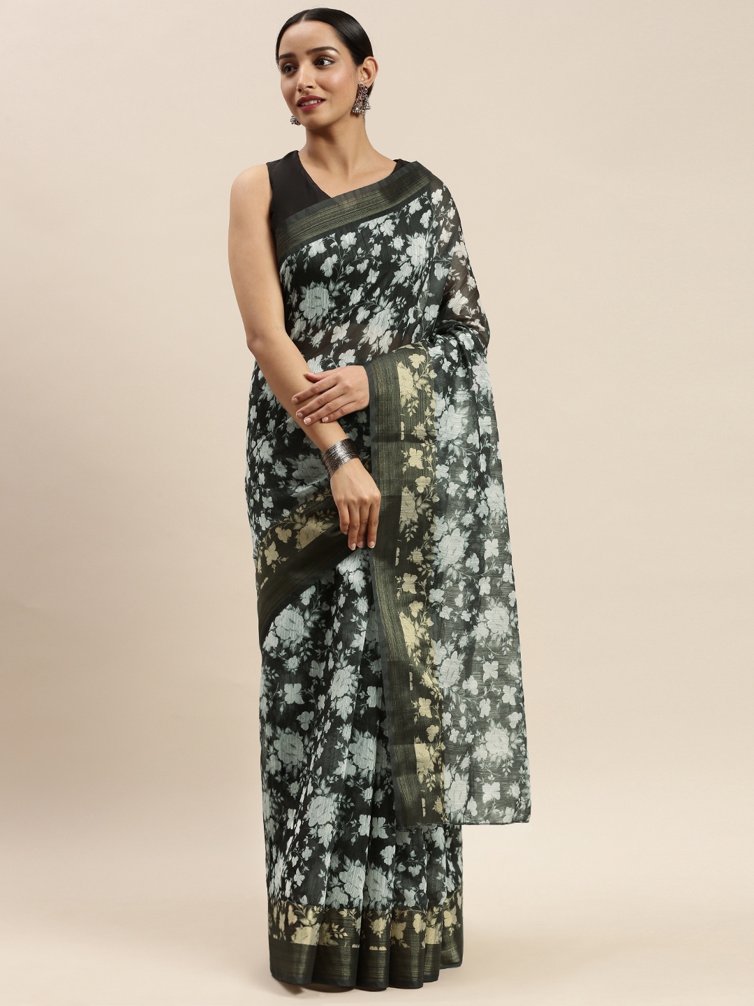 

DIVASTRI Black & White Floral Printed Chanderi Saree
