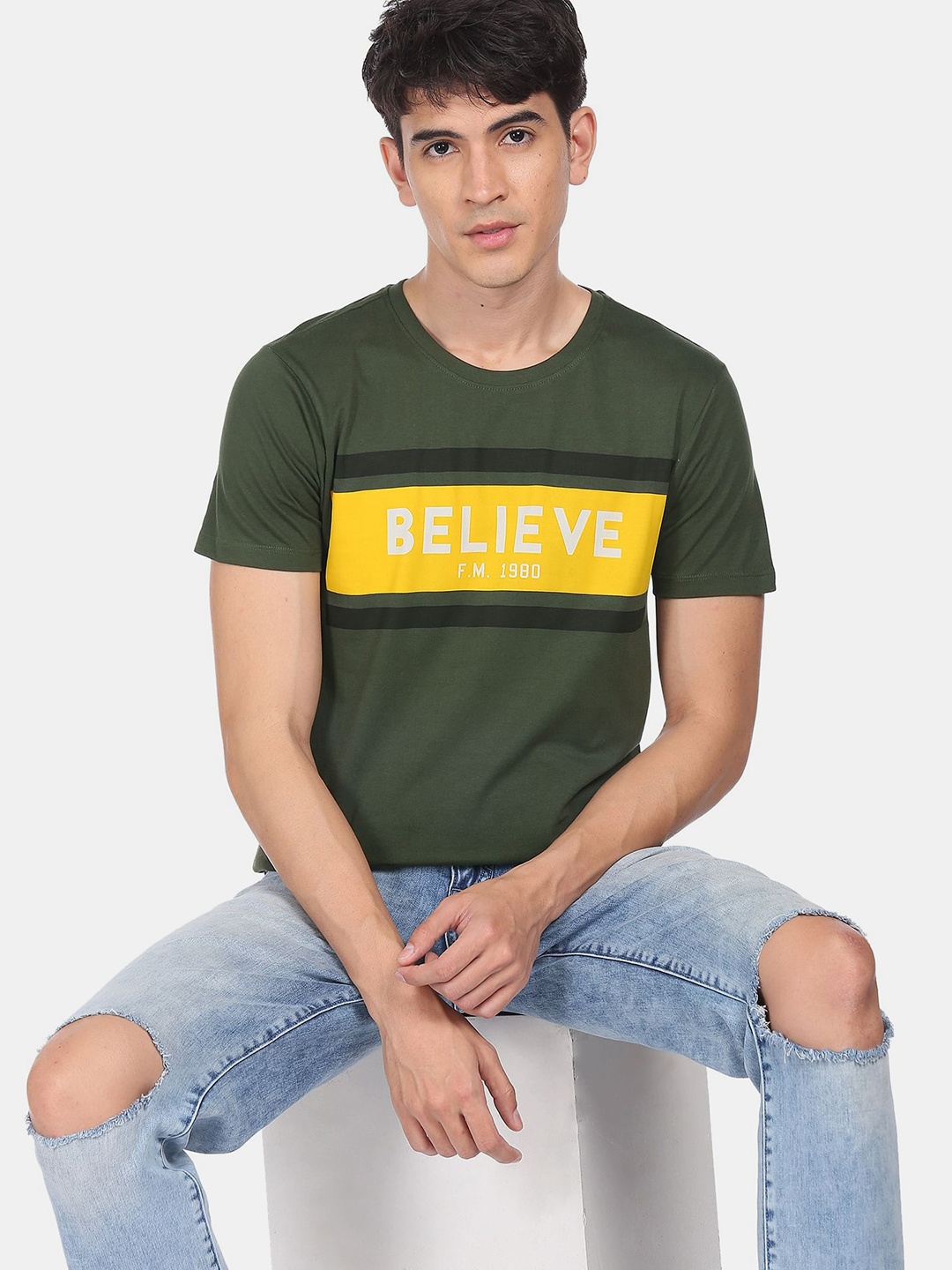 

Flying Machine Men Olive Green Yellow Printed Round Neck Pure Cotton T-shirt