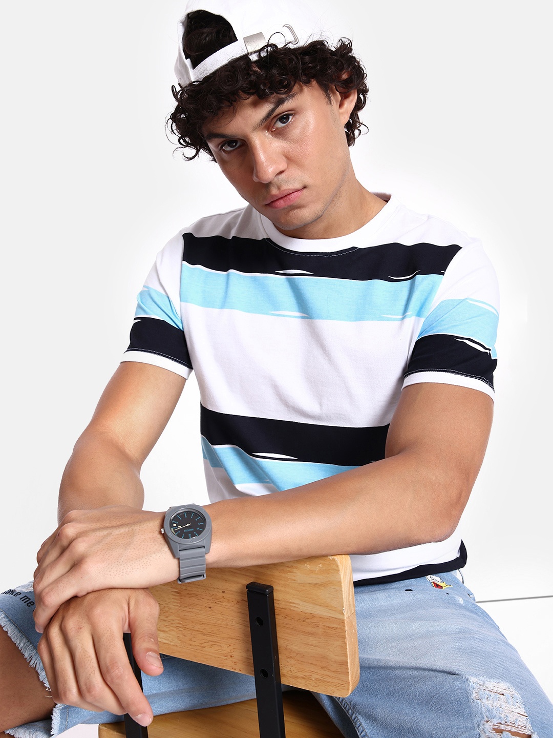 

The Roadster Lifestyle Co. Men Snow White Striped Pure Cotton T-shirt