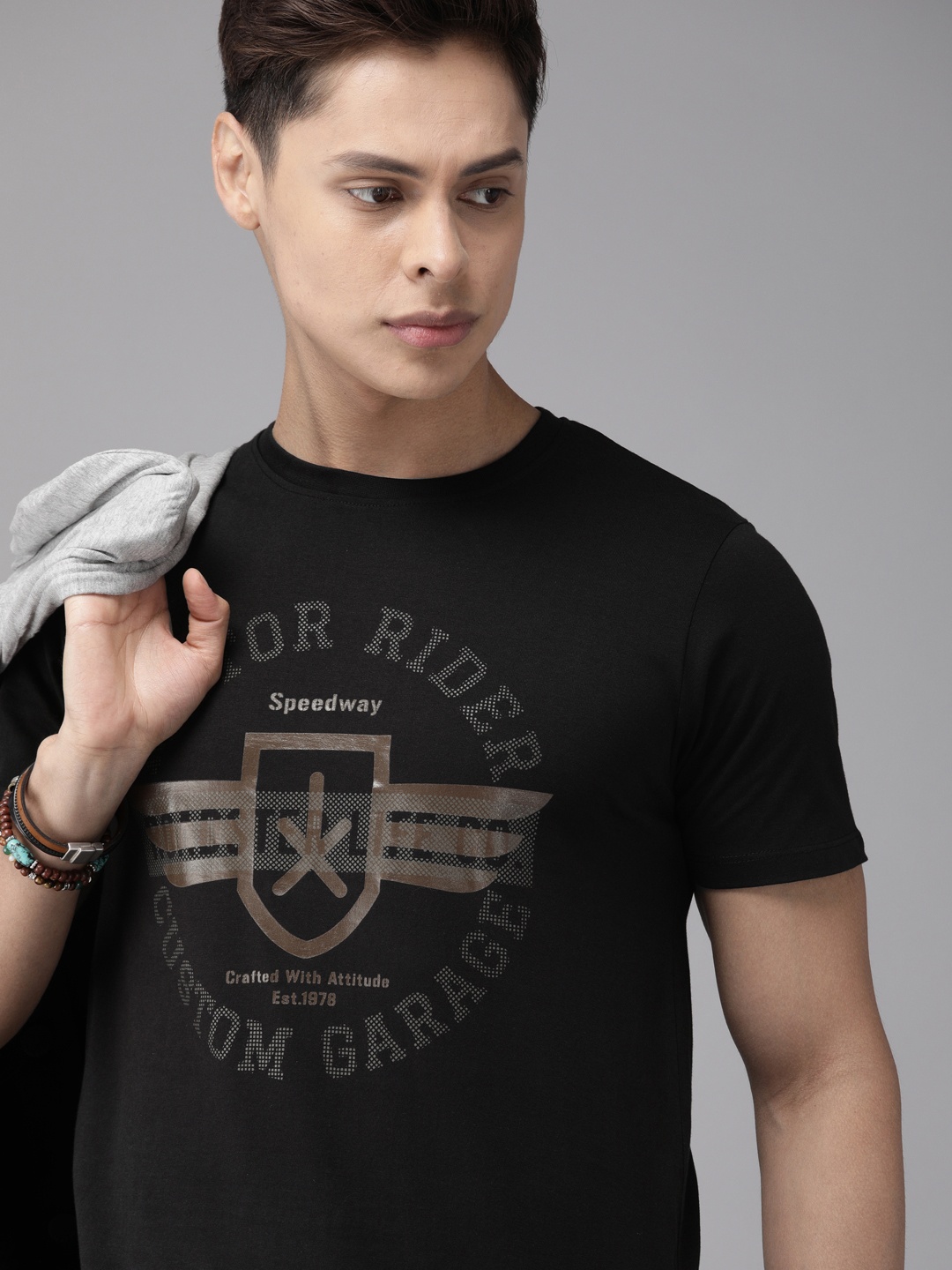 

The Roadster Lifestyle Co Men Black Printed Round Neck T-shirt