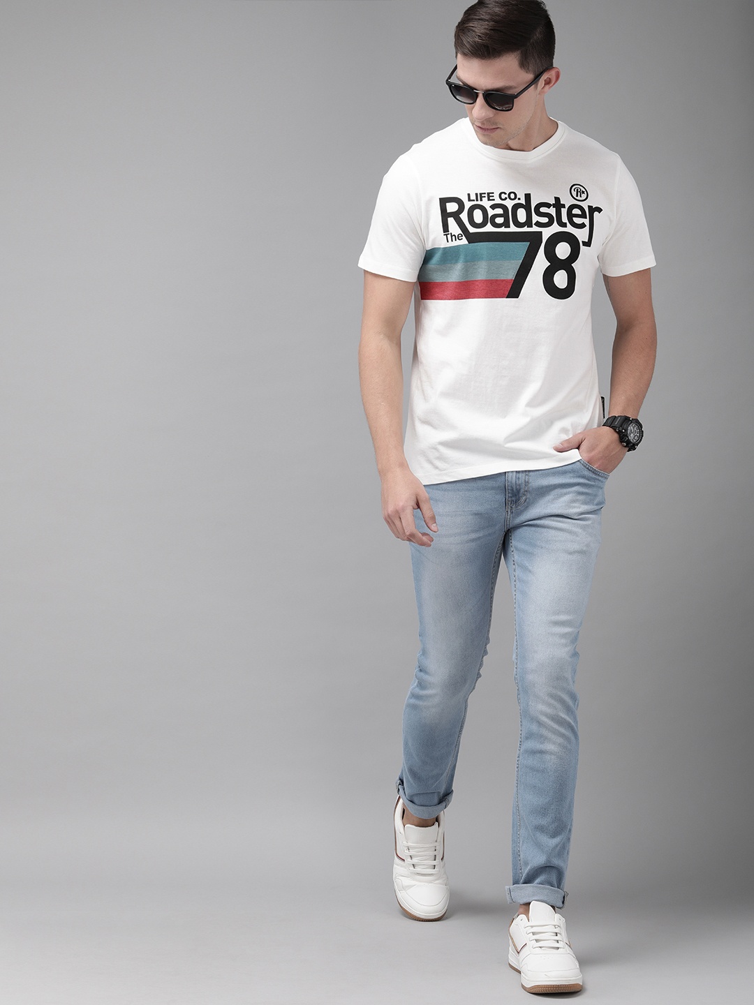 

The Roadster Lifestyle Co Men White Printed Round Neck T-shirt