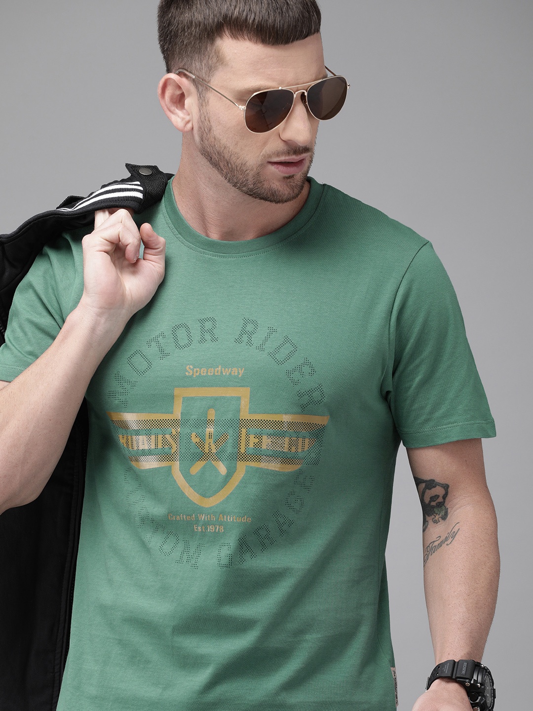 

The Roadster Lifestyle Co Men Green Printed Round Neck T-shirt