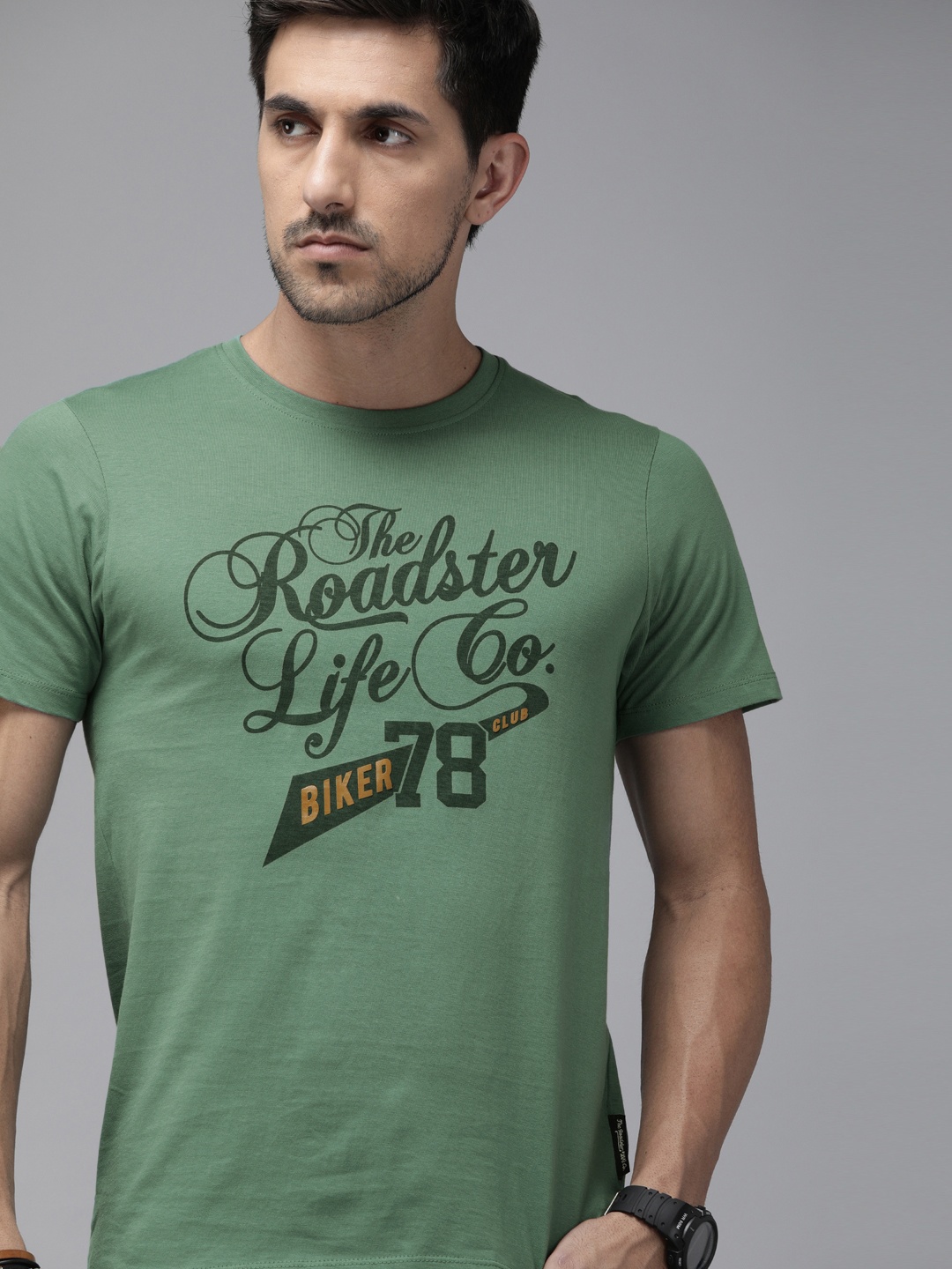 

The Roadster Lifestyle Co Men Green Pure Cotton Brand Logo Print Round Neck Pure Cotton T-shirt