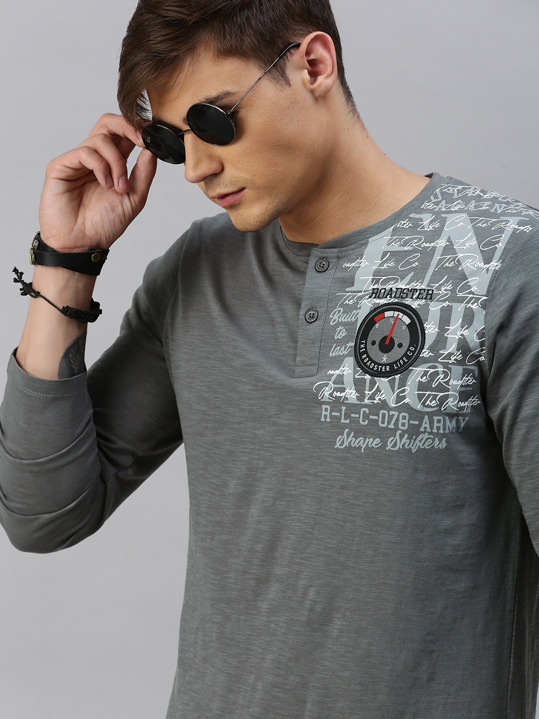 

The Roadster Lifestyle Co Men Grey Printed Round Neck Pure Cotton T-shirt