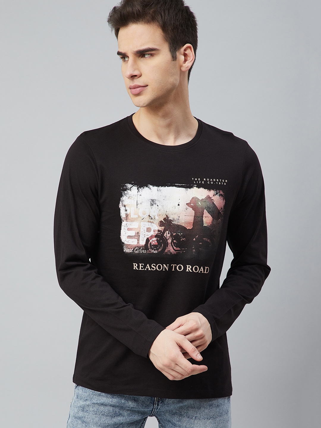 

The Roadster Lifestyle Co Men Black & White Biker Printed T-shirt