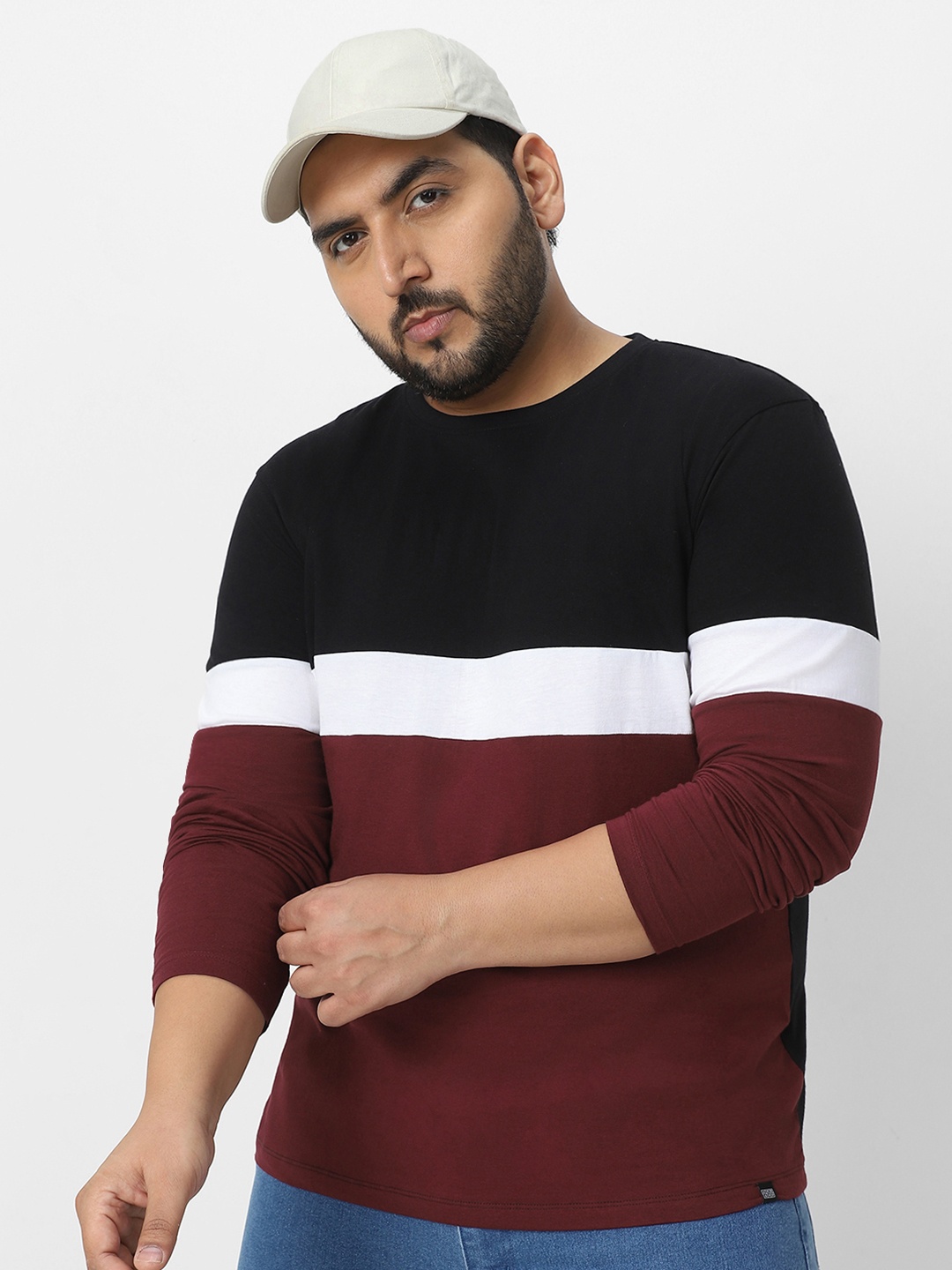 

Urbano Plus Men Black Colourblocked Round Neck T-shirt