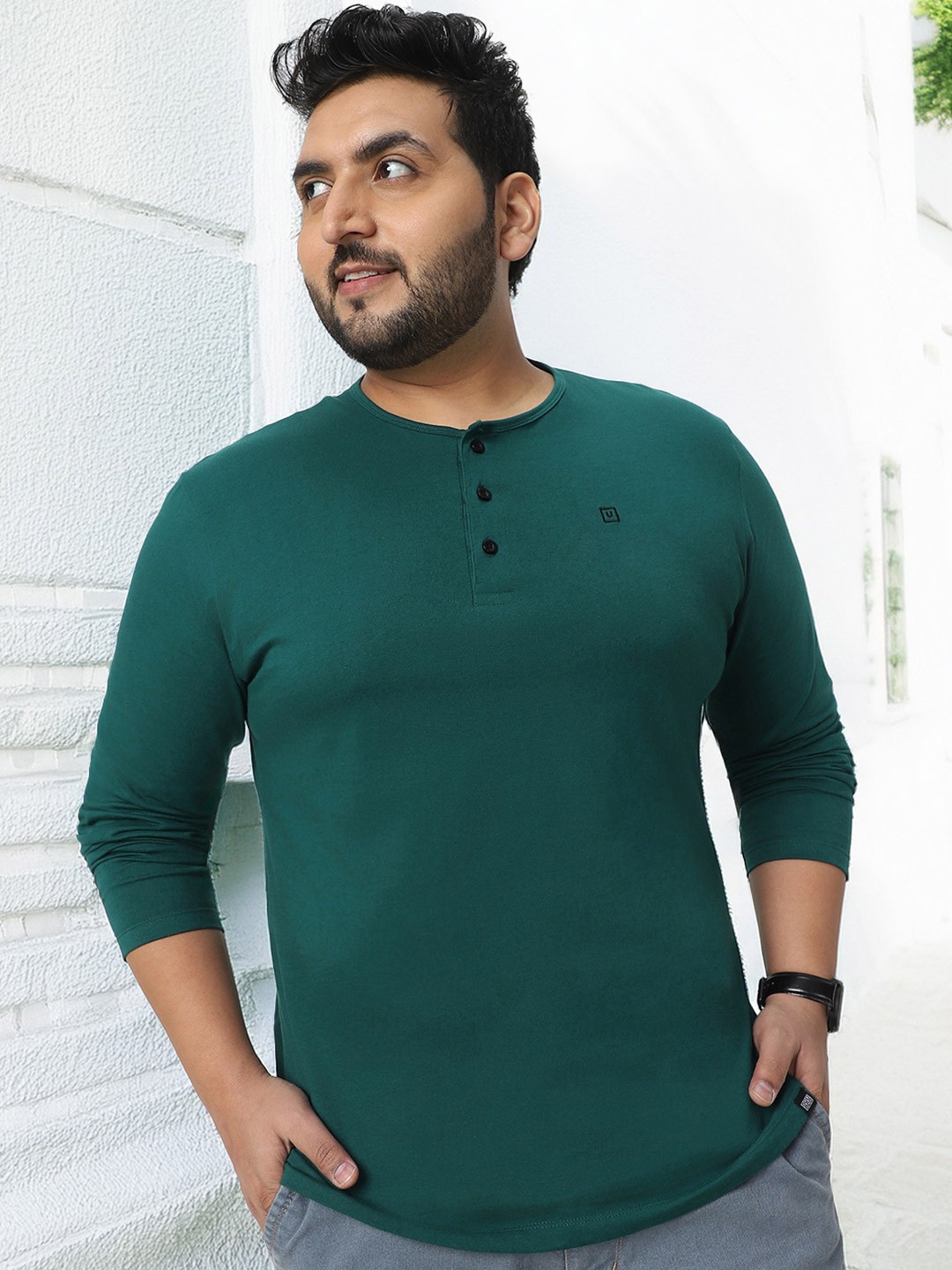 

Urbano Plus Men Green Solid Henley Neck T-shirt
