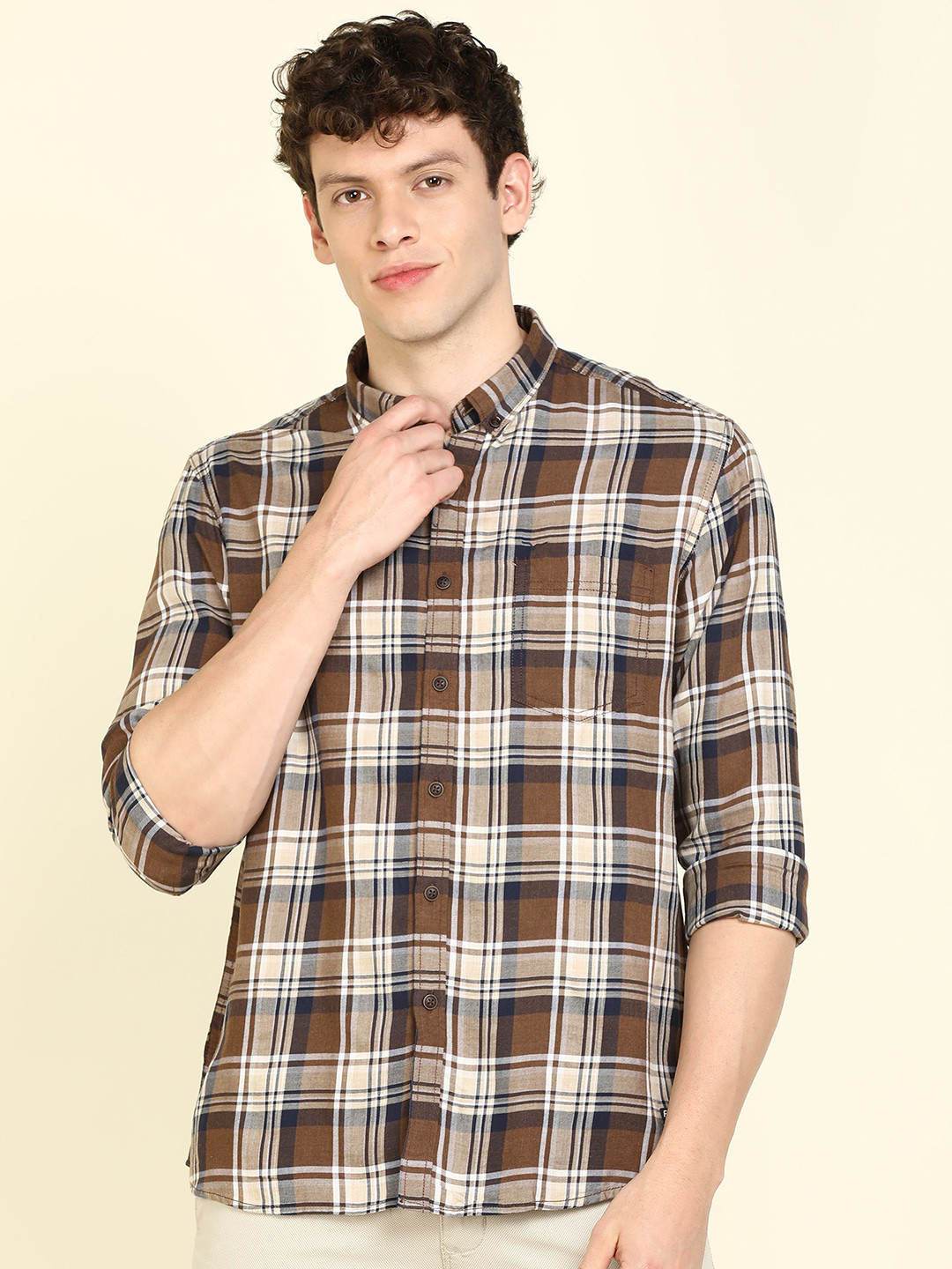 

Flying Machine Men Brown & Off-White Slim Fit Checked Casual Shirt