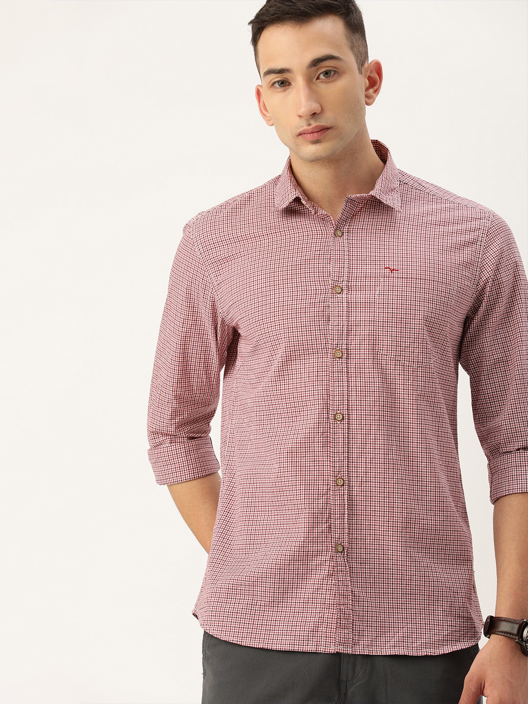 

Flying Machine Men Red & White Slim Fit Checked Casual Shirt