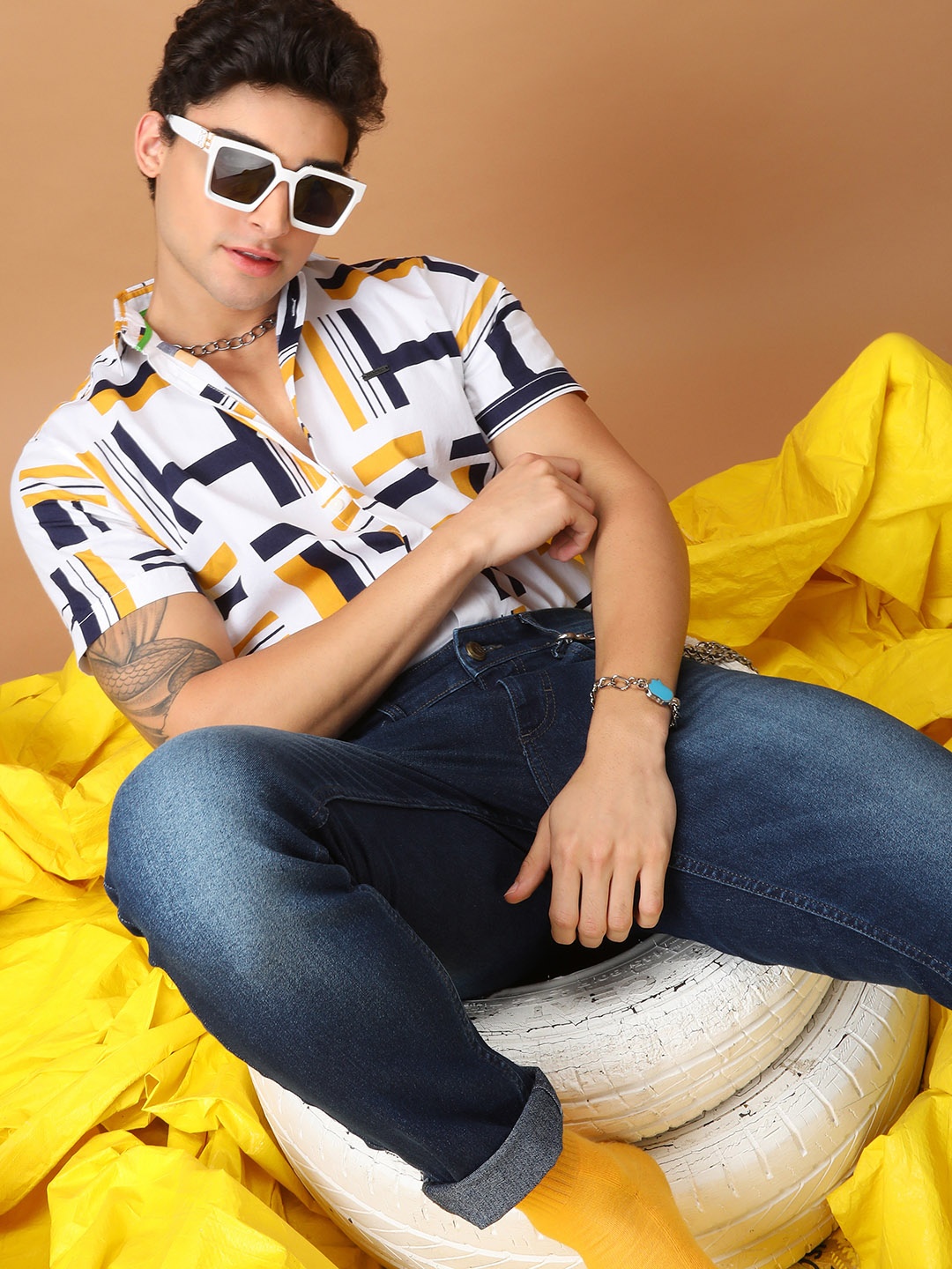 

The Indian Garage Co Men Slim Fit Abstract Printed Resortwear Shirt, White