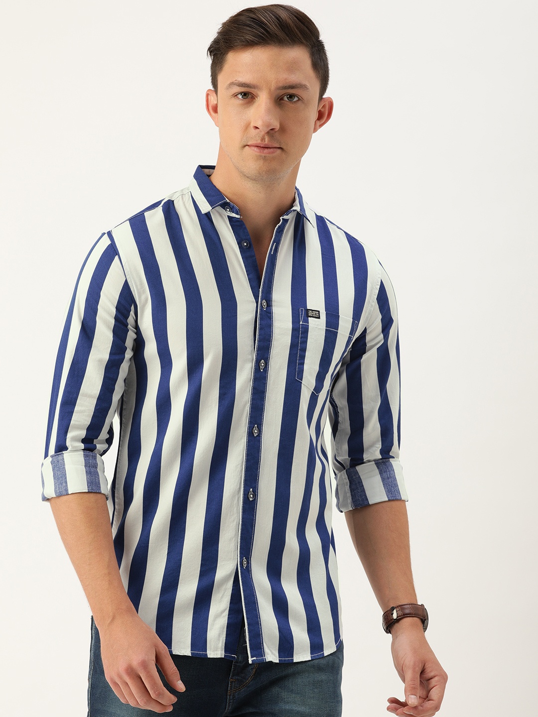 

The Indian Garage Co Men White & Navy Blue Slim Fit Striped Casual Shirt