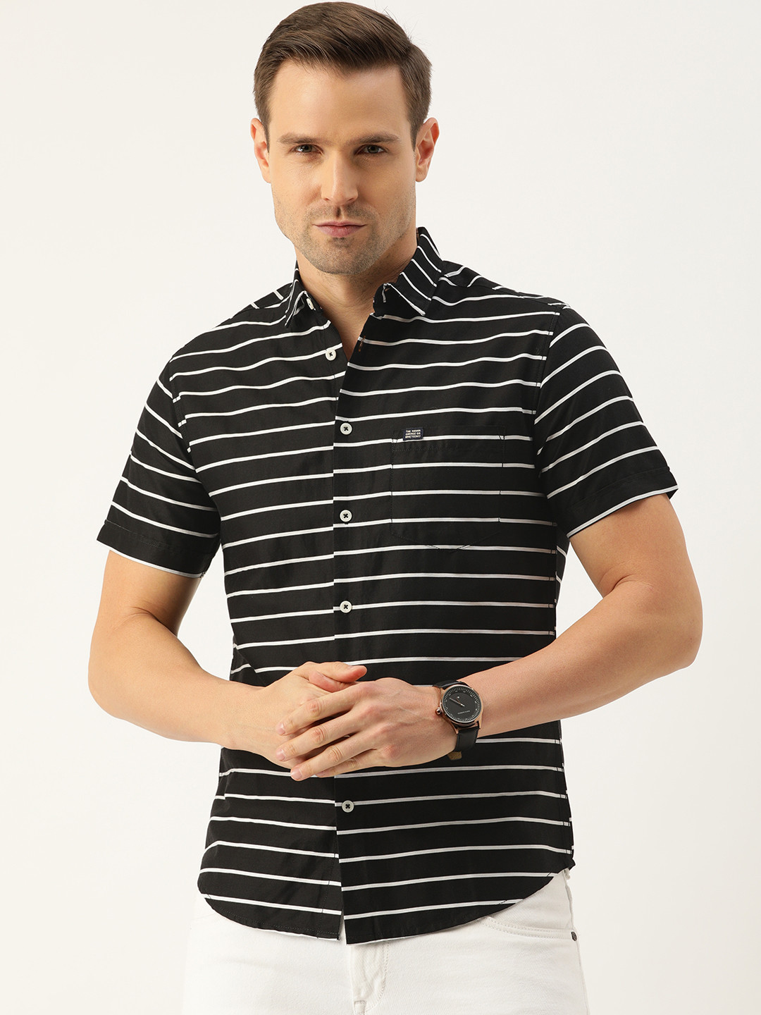 

The Indian Garage Co Men Black & White Slim Fit Striped Casual Shirt