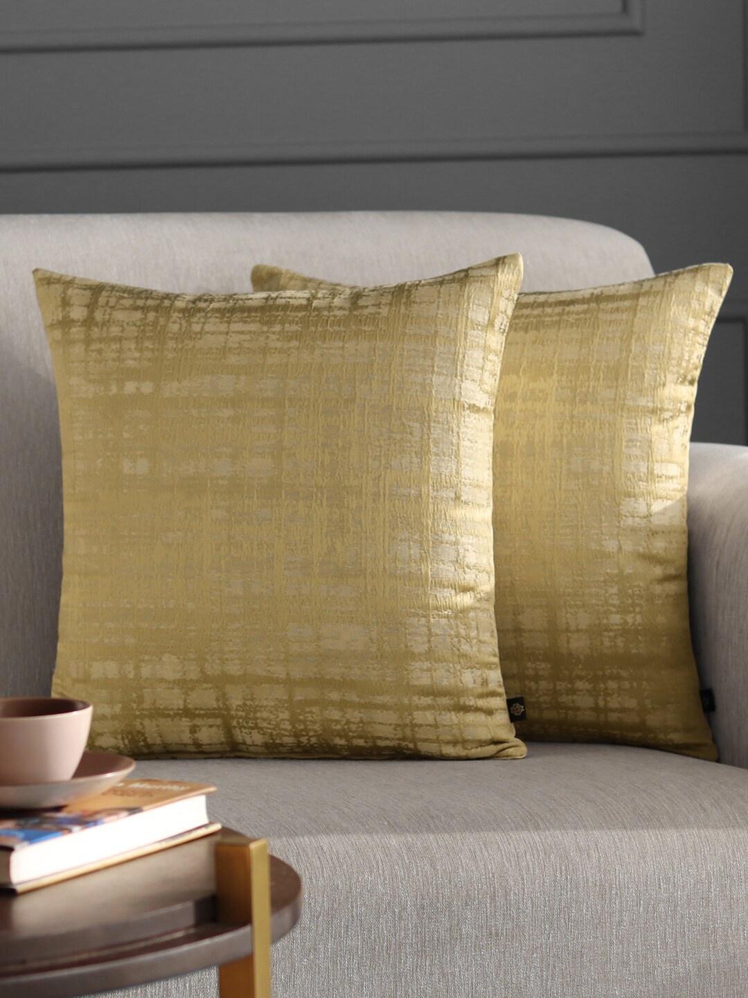 

GM Set of 2 Gold-Coloured Woven-Design Square Cushion Covers