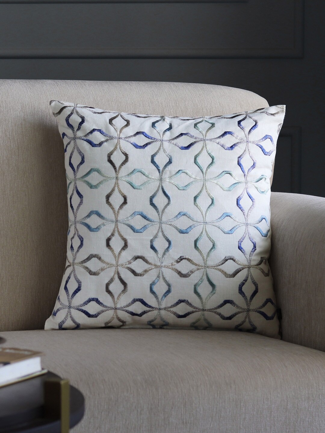 

GM Blue Set of Single Floral Square Cushion Covers