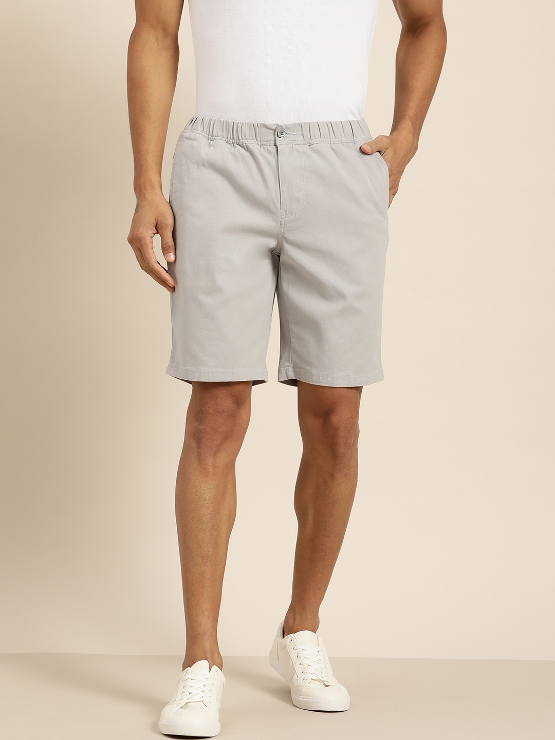 

Invictus Indoor Men Grey Solid Slim Fit Chino Shorts