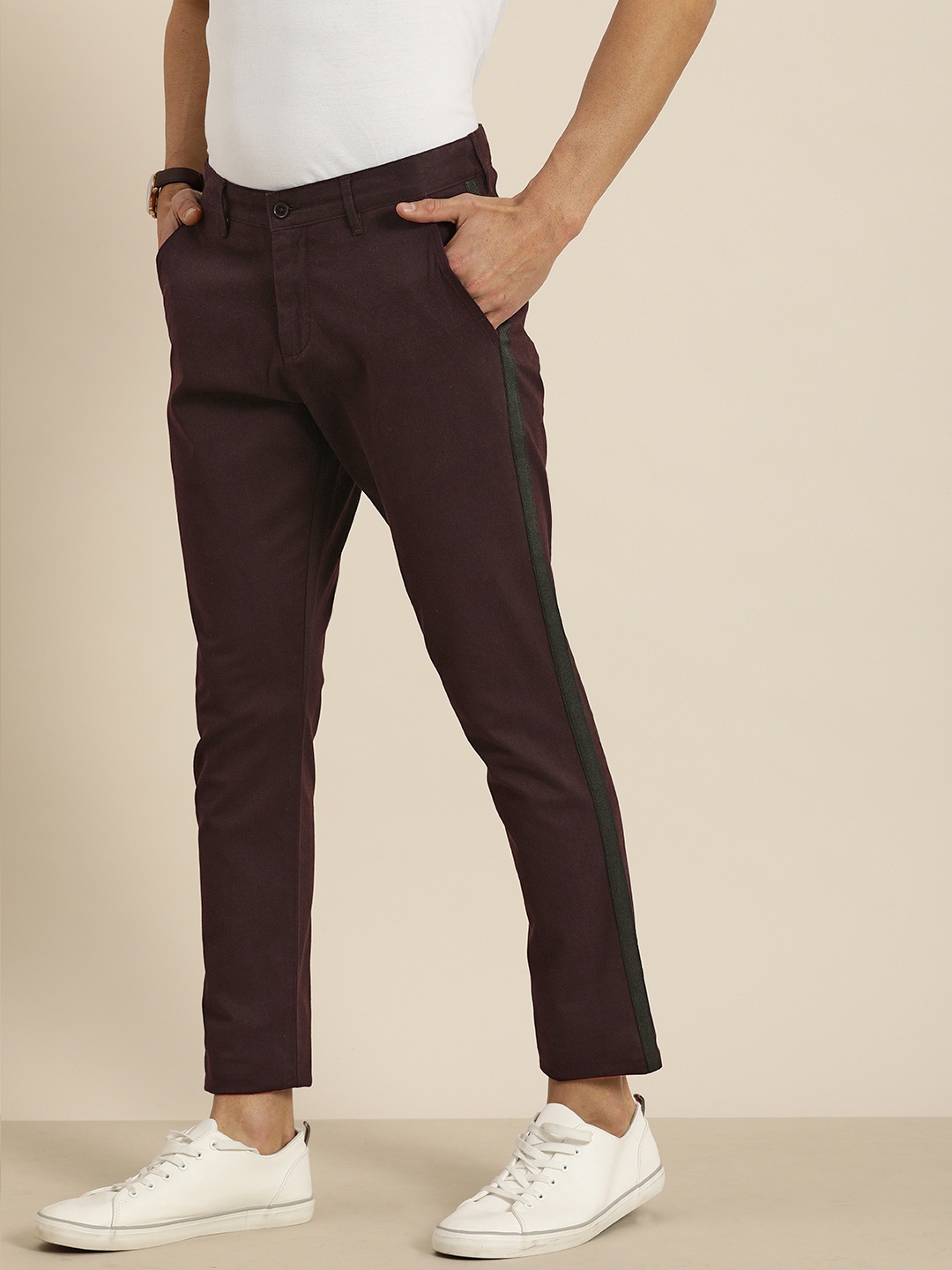 

INVICTUS Men Brown Regular Fit Solid Cropped Trousers