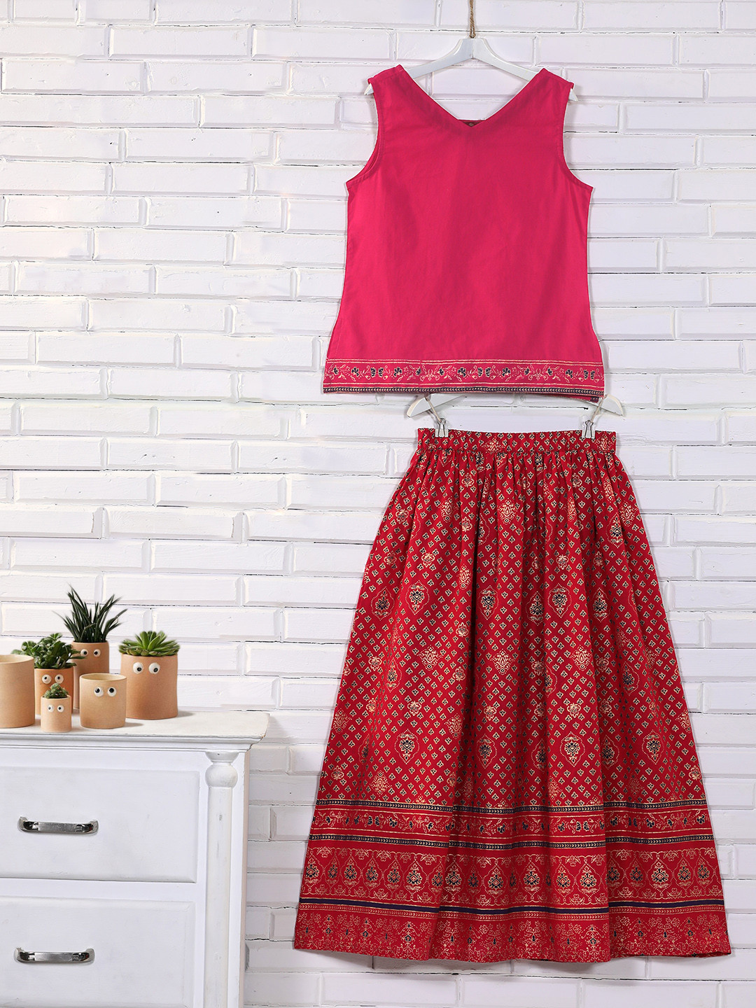 

House of Pataudi Girls Pink Rozana Ornated Gold Print Cotton Lehenga with Blouse