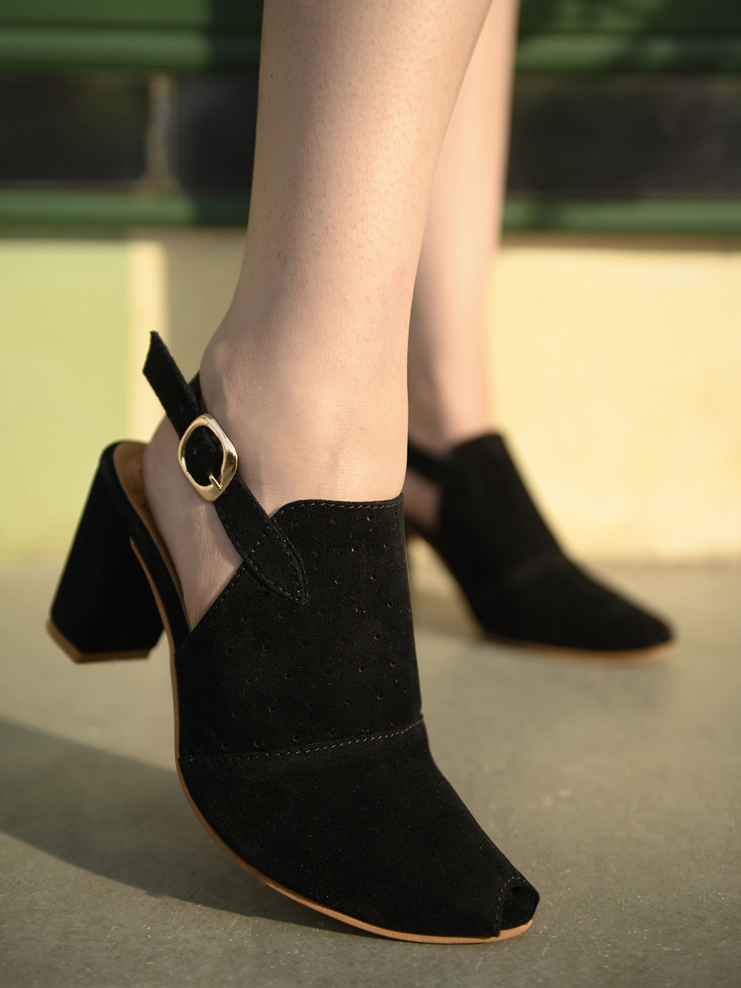 

Shoetopia Women Black Solid Mules