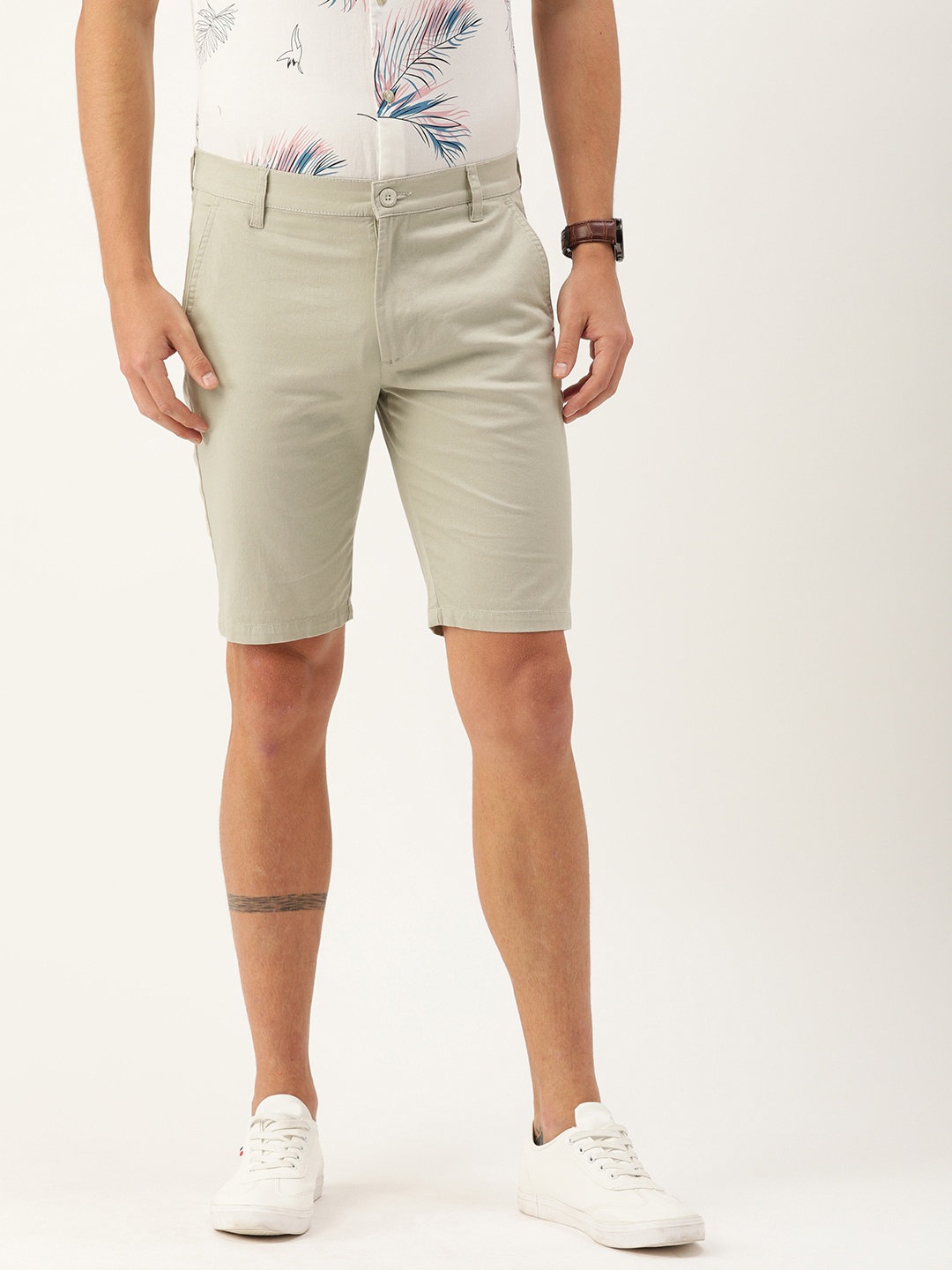 

The Indian Garage Co Men Grey Solid Slim Fit Chino Shorts
