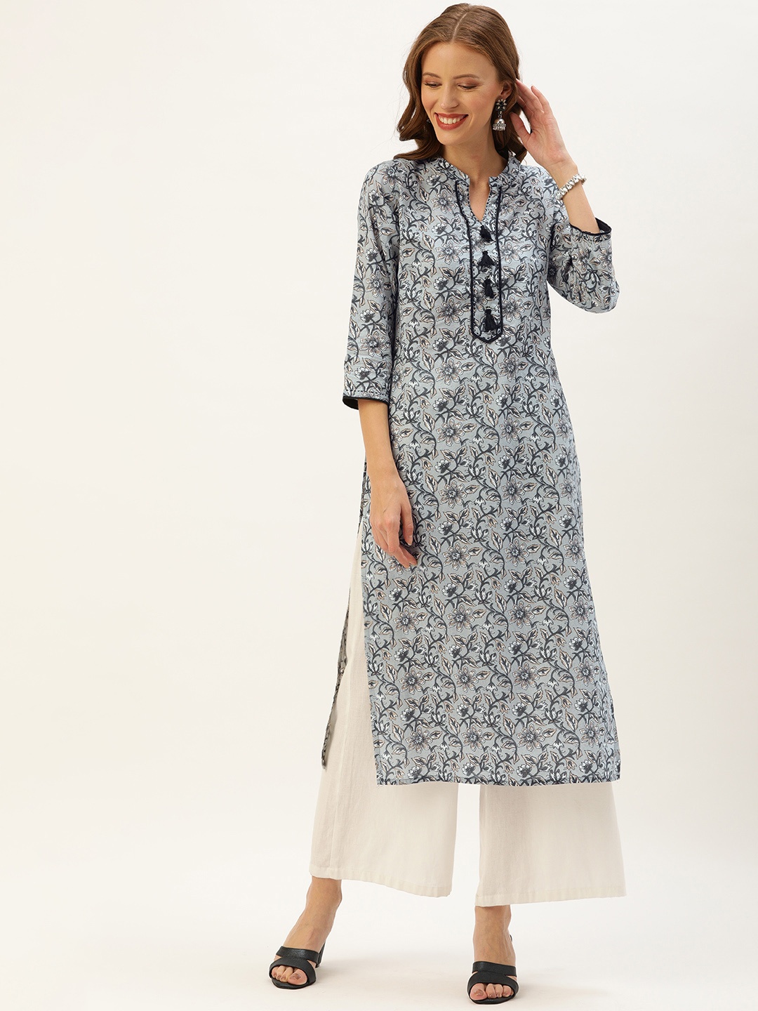

Rajnandini Women Grey Floral Printed Straight Kurta