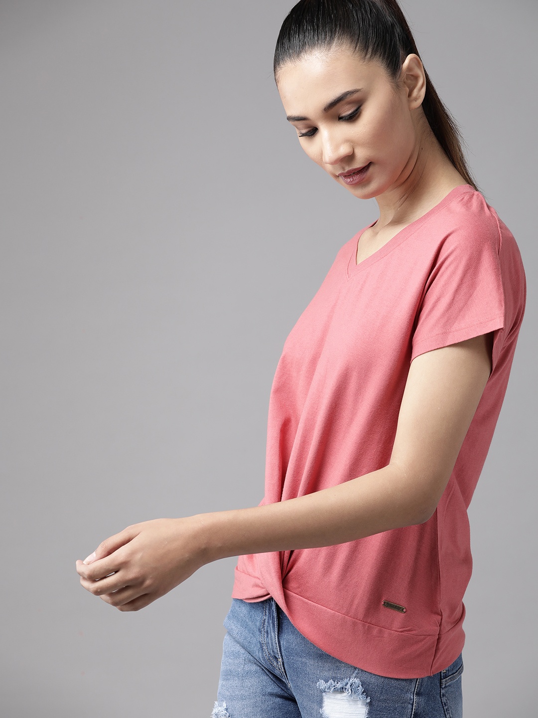

The Roadster Lifestyle Co Coral Pink Solid Twisted Regular Top