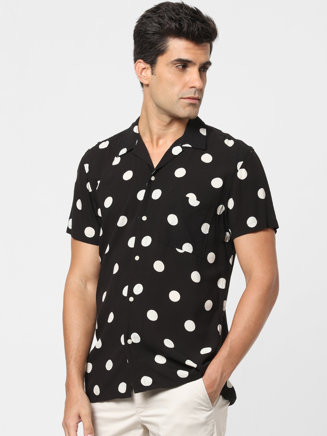 

SELECTED Men Black & Off-White Regular Fit Polka Dot Printed Casual Shirt