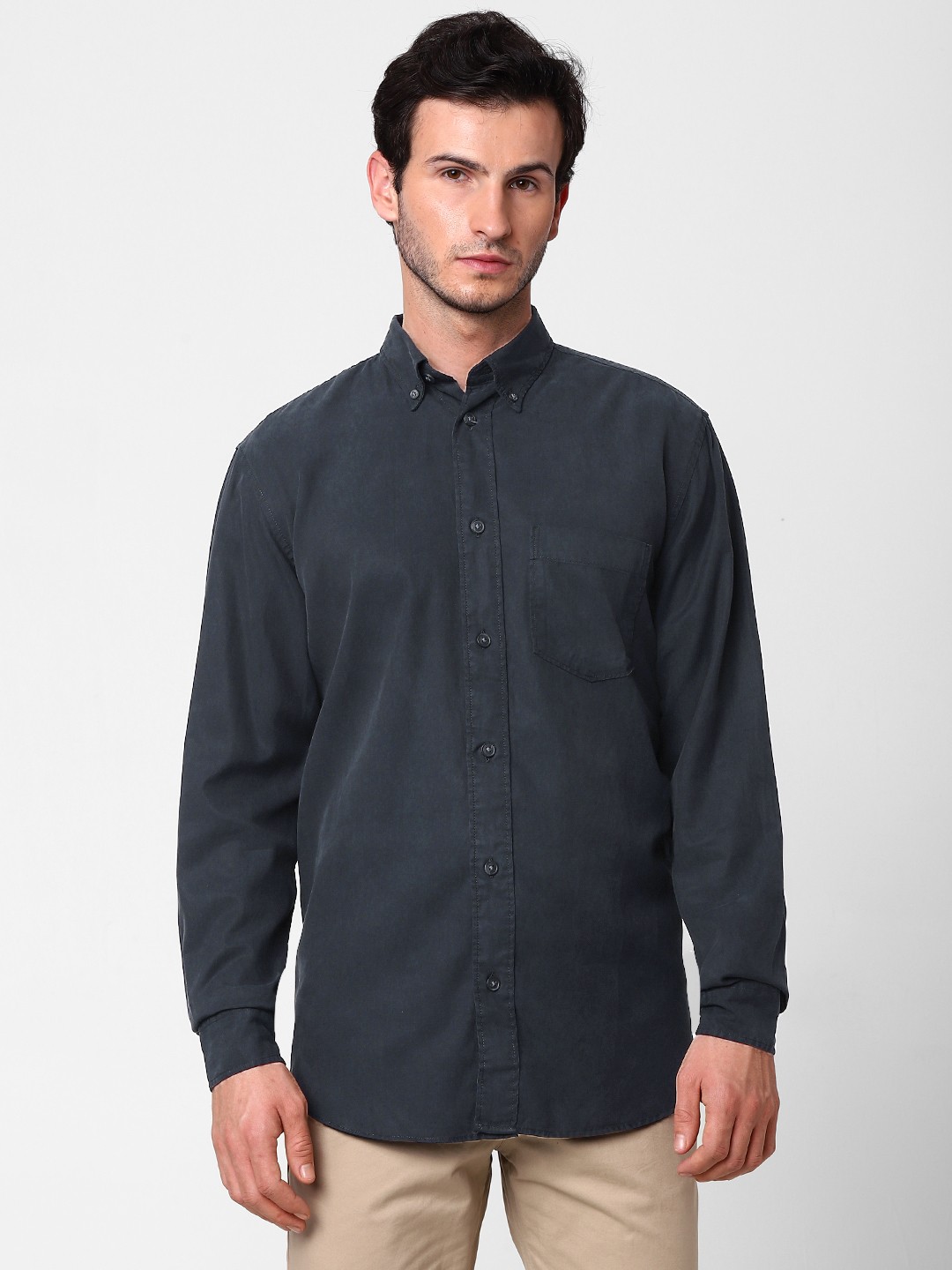 

SELECTED Men Black Regular Fit Solid Casual Shirt