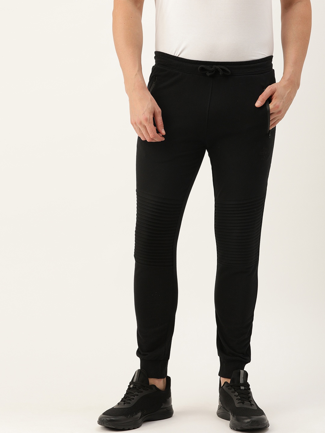 

The Indian Garage Co Men Black Solid Pleated Detail Joggers