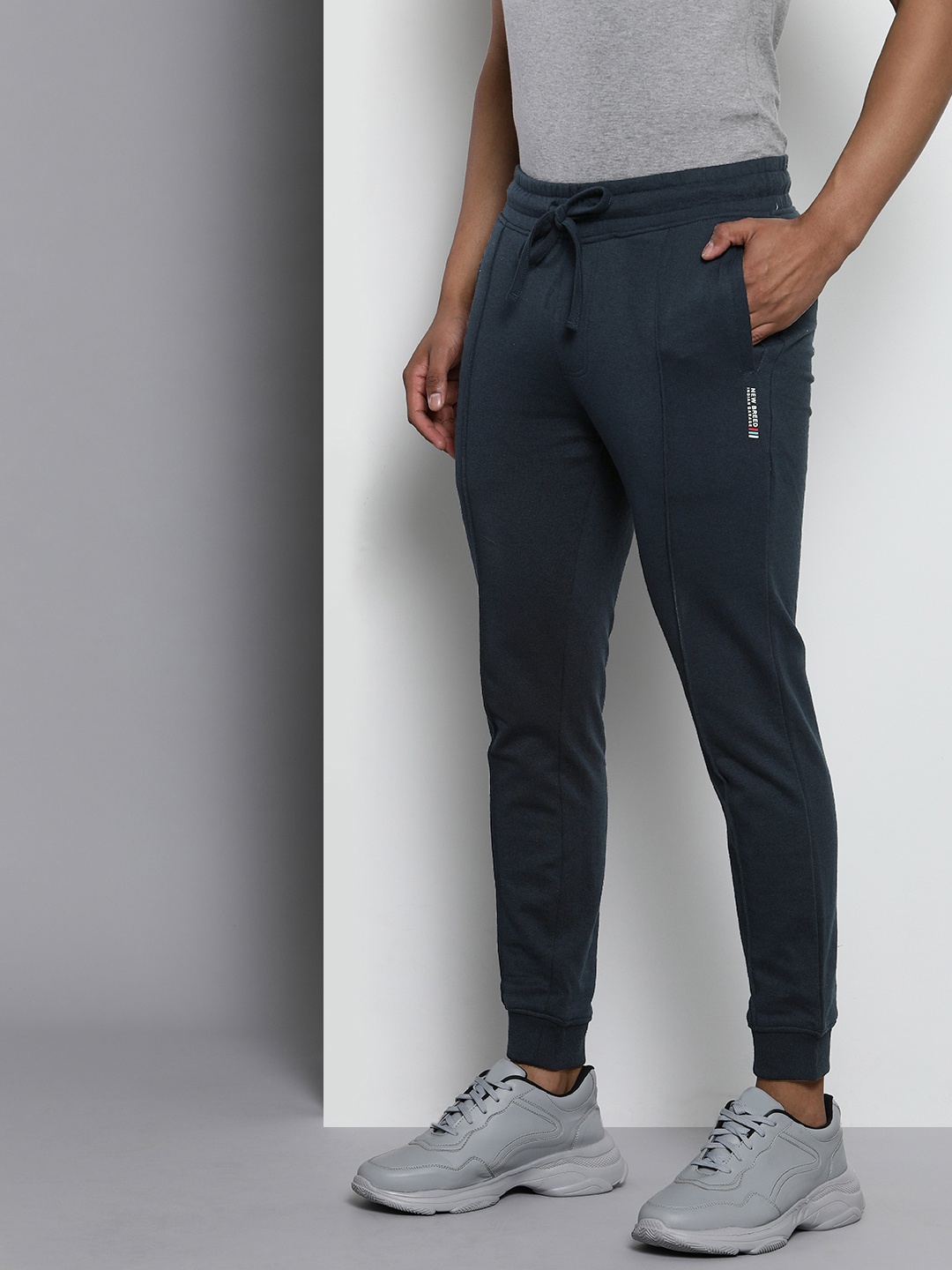 

The Indian Garage Co Men Navy Blue Solid Straight Fit Joggers