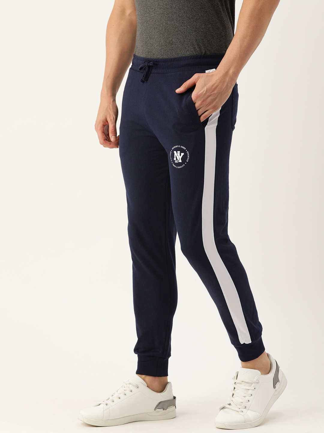 

The Indian Garage Co Men Navy Blue Solid Slim Fit Jogger With Side Stripes