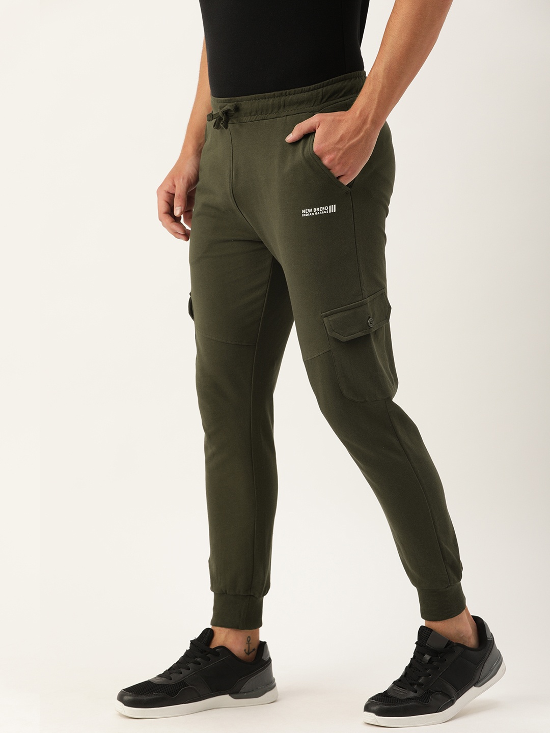 

The Indian Garage Co Men Olive Solid Slim Fit Jogger