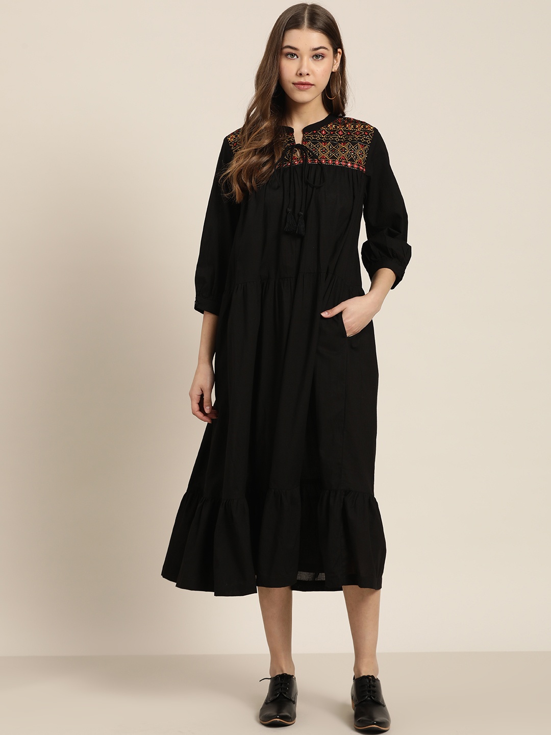 

Sangria Women Black Solid A-Line Tiered Dress