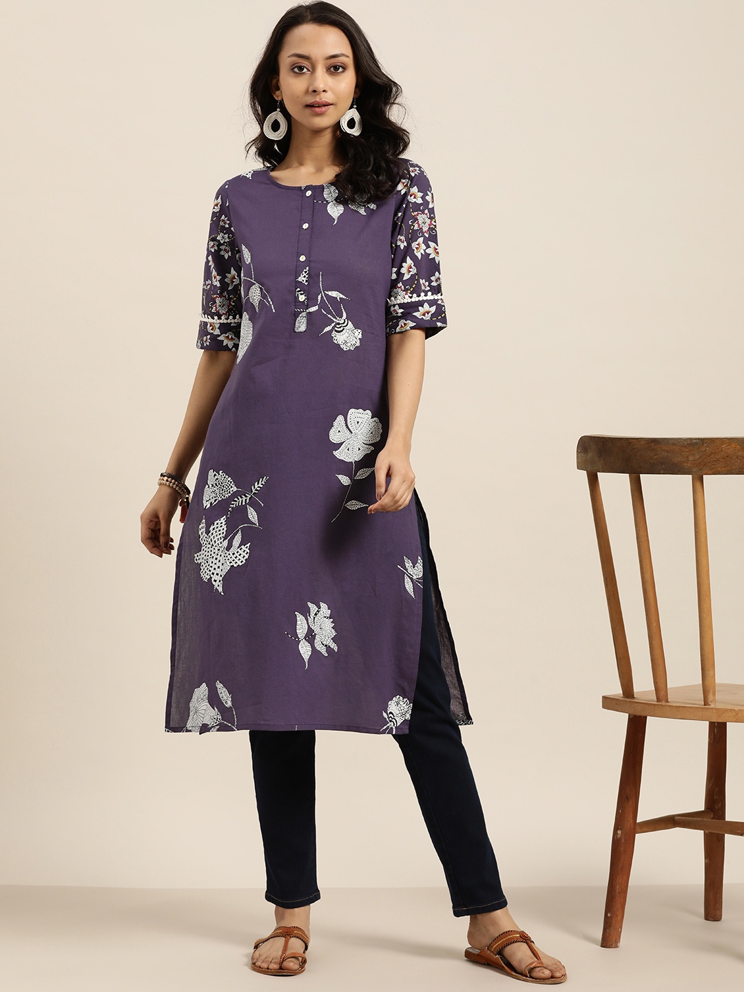 

Sangria Women Purple & White Ethnic Motifs Printed Pure Cotton Straight Kurta