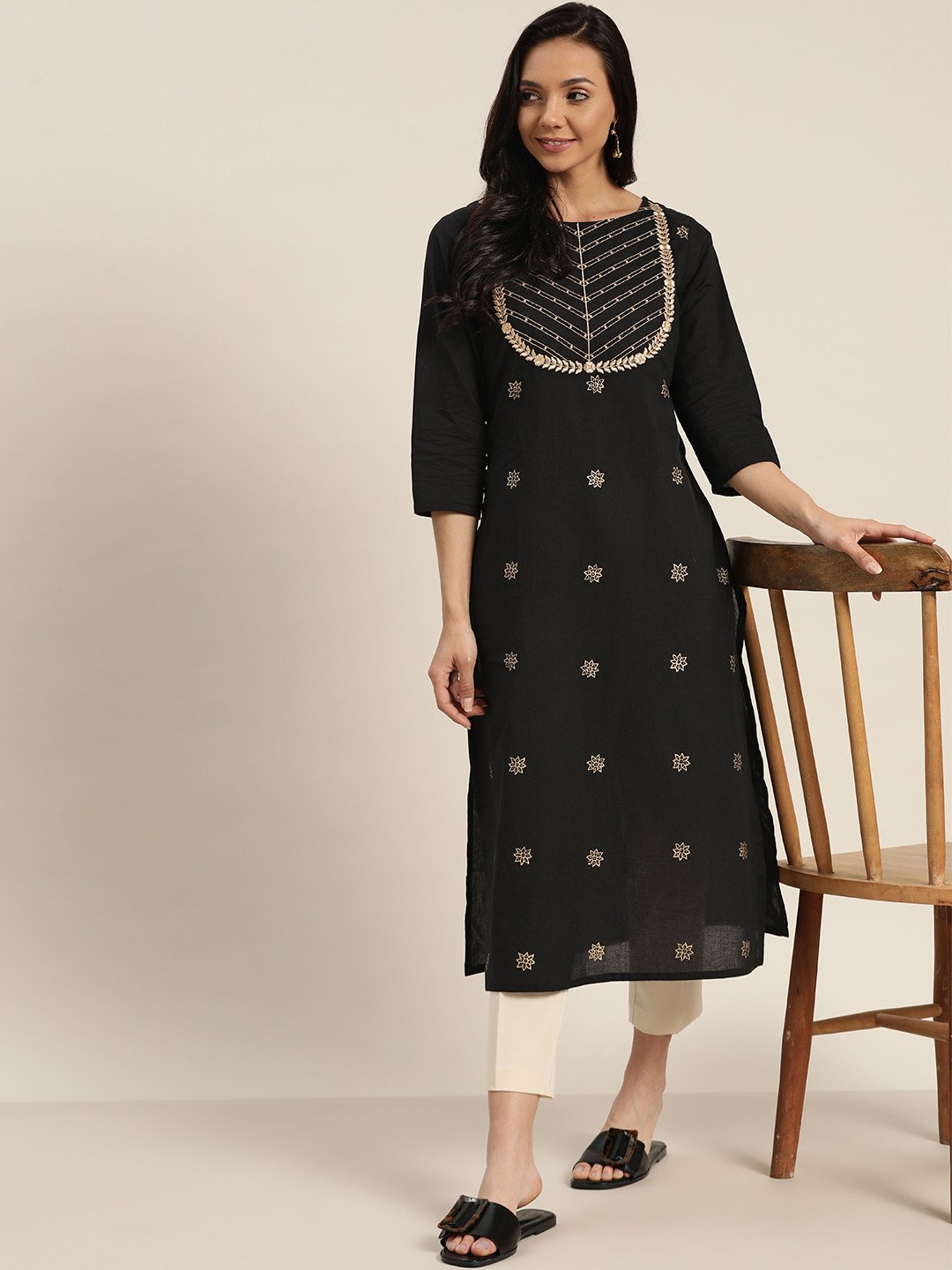 

Sangria Women Black & Golden Pure Cotton Zari Embroidered Straight Kurta