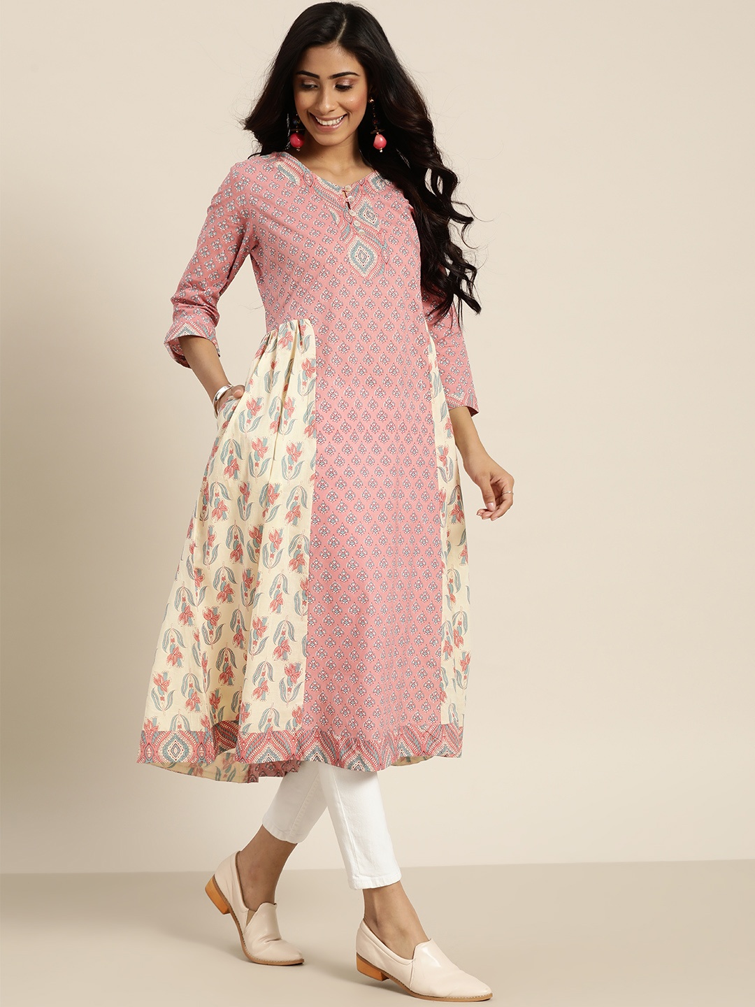 

Sangria Women Pink & Off-White Pure Cotton Ethnic Motifs Printed Flared Hem Kurta